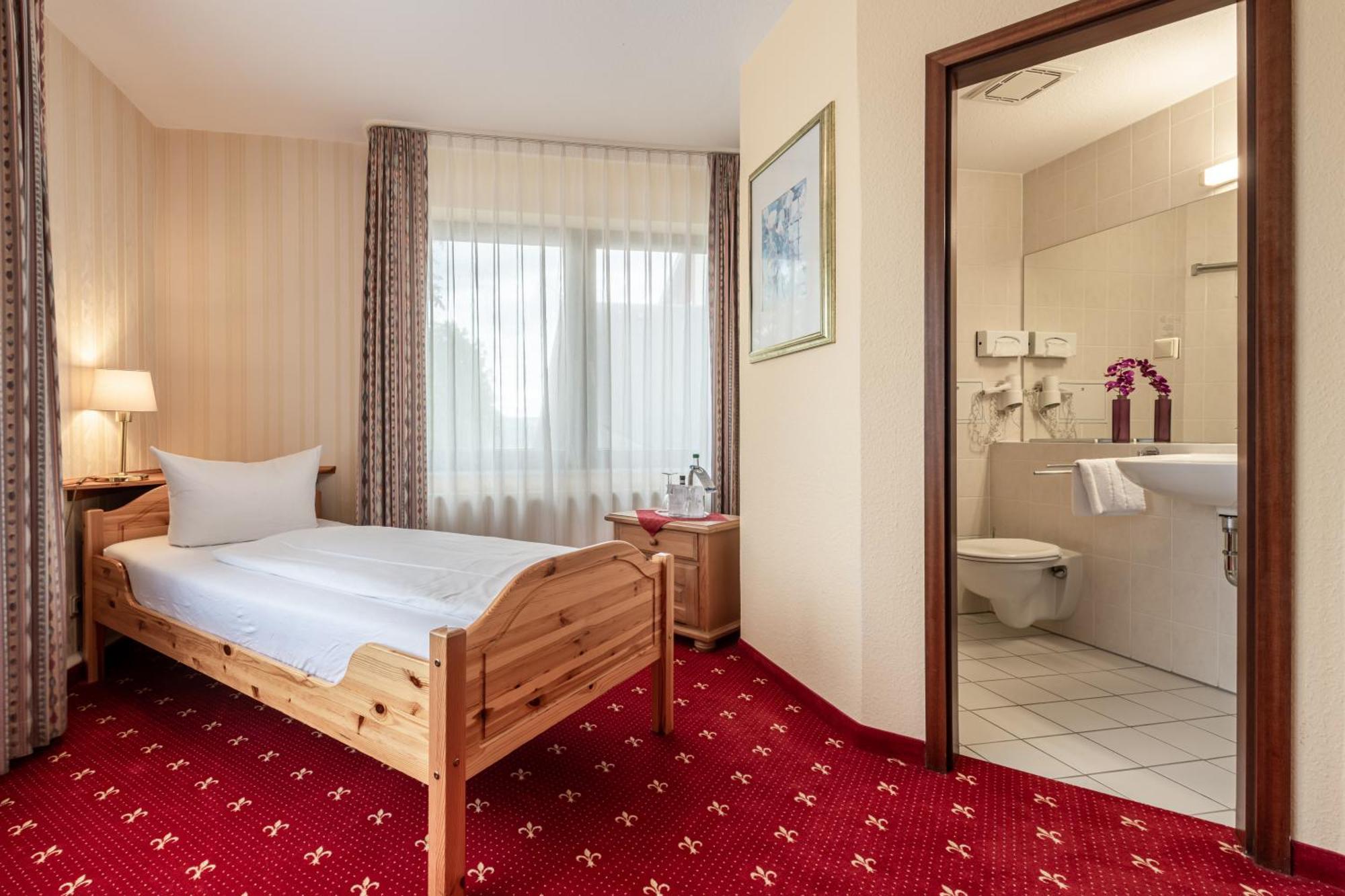 Akzent Aktiv & Vital Hotel Thueringen ชมาลค์คาลเดิน ภายนอก รูปภาพ